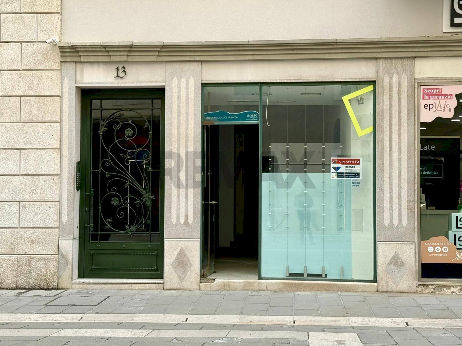 Edificio all\'aperto - Locale Commerciale VIA SAN LAZZARO
 
11, Trieste - foto 3