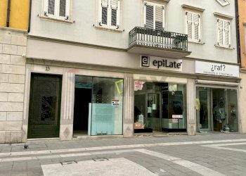 Edificio all\'aperto - Locale Commerciale VIA SAN LAZZARO
 
11, Trieste - foto 1