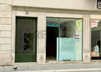 Edificio all\'aperto - Locale Commerciale VIA SAN LAZZARO
 
11, Trieste - foto 2