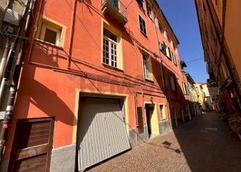 Edificio all\'aperto - Three-room apartment Via Luigi Baccino Ospedale
 
26, Cairo Montenotte - photo 1