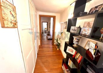 Hall / corridoio - Three-room apartment Via Luigi Baccino Ospedale
 
26, Cairo Montenotte - photo 13