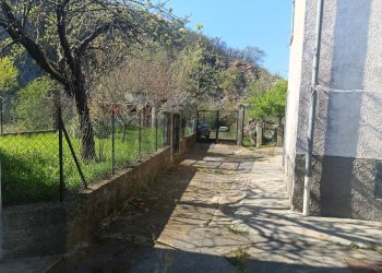 Giardino - Casa indipendente Via Fornace
 
10, Cairo Montenotte - foto 5