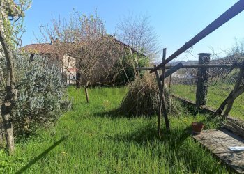 Giardino - Casa indipendente Via Fornace
 
10, Cairo Montenotte - foto 7