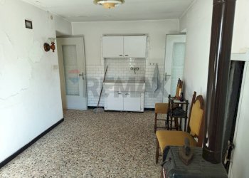 Hall / corridoio - Casa semi indipendente Roccavignale - foto 29