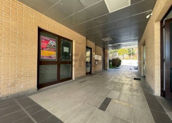 Terrazza - Attività Commerciale Via A Colagrande, L'Aquila - foto 4