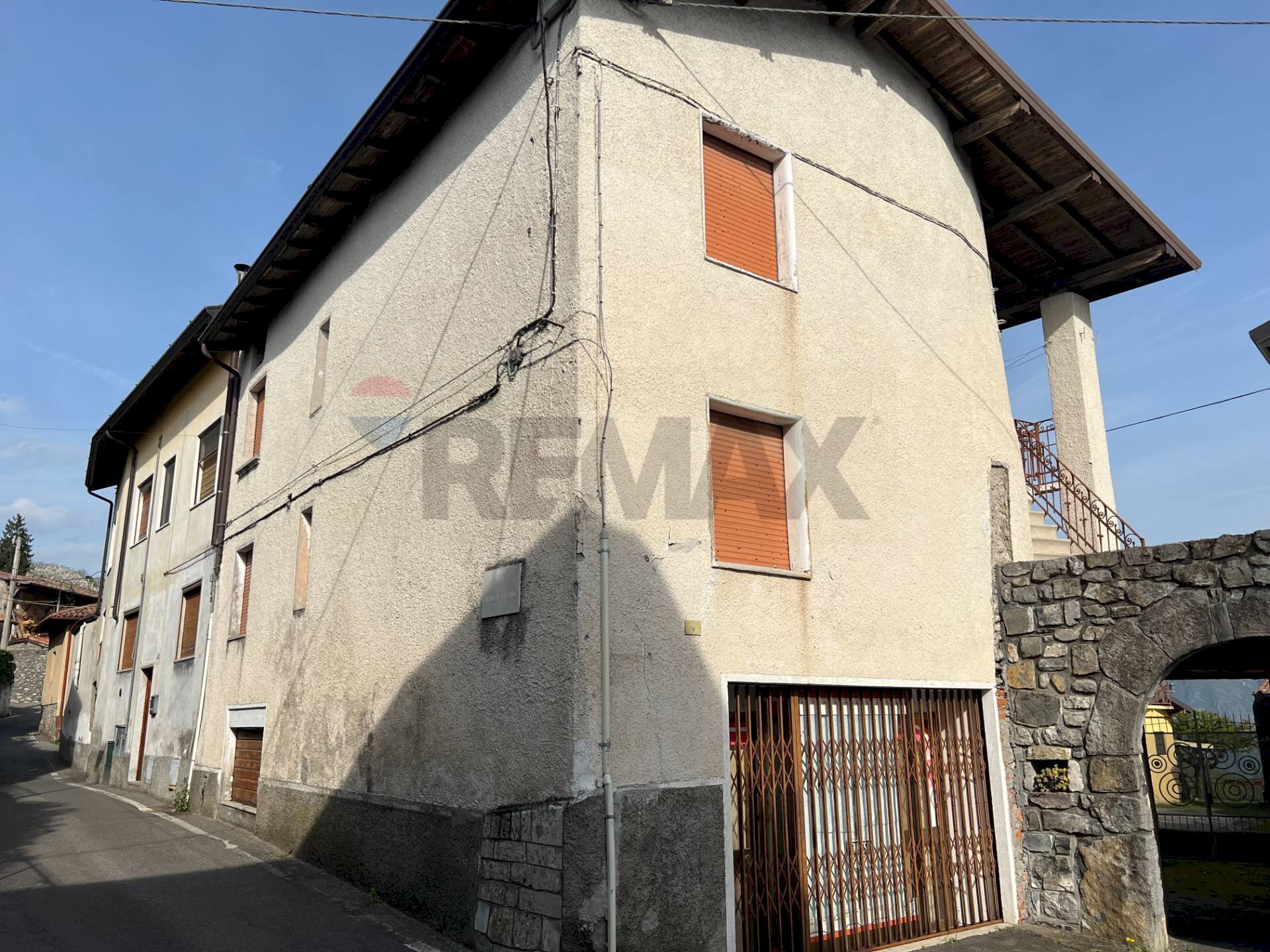 Edificio all\'aperto - Semi-detached house via Garibaldi
 
18, Solto Collina - photo 1