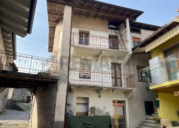 Edificio all\'aperto - Casa semi indipendente via Garibaldi
 
18, Solto Collina - foto 5