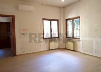 Stanza vuota - Quadrilocale via delle alpi
 
3, Giaveno - foto 14