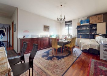 Sala da pranzo - Quadrilocale Viale San Lazzaro
 
118, Vicenza - foto 7