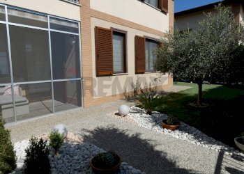 Casa all\'aperto - Quadrilocale via filippo piccaluga
 
11, Casorate Primo - foto 1