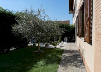 Giardino - Quadrilocale via filippo piccaluga
 
11, Casorate Primo - foto 4