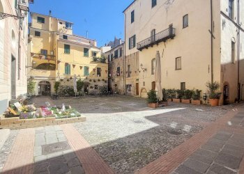 Foto 23 - Bilocale Via Torlaro
 
5, Albenga - foto 23