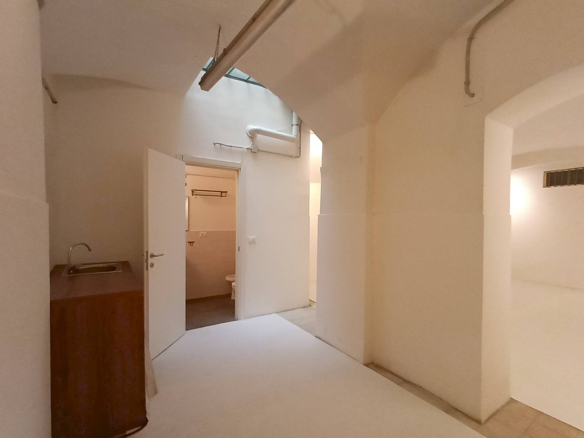 Foto 1 - Warehouse via Galliera
 
33, Bologna - photo 1