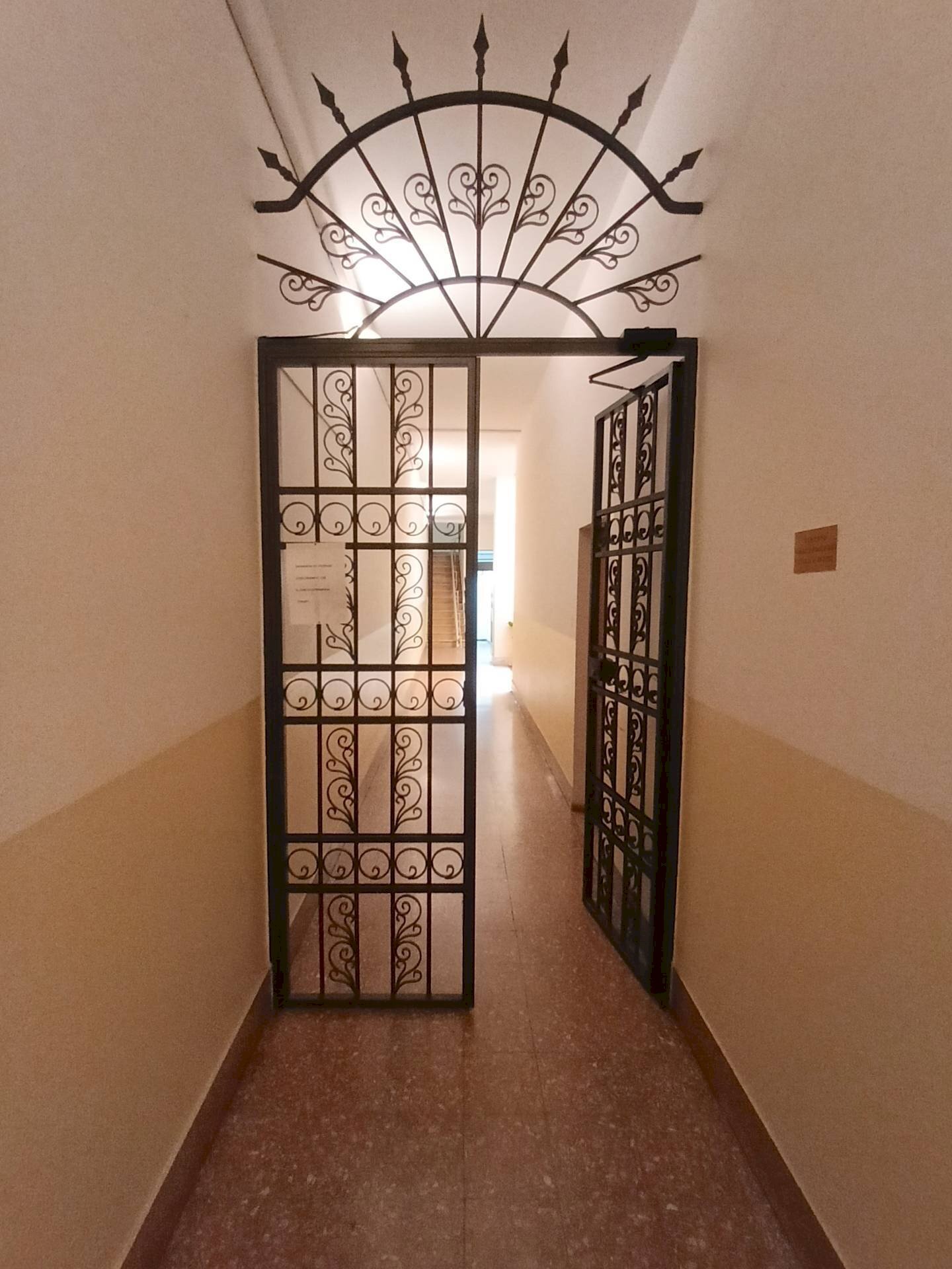 Foto 2 - Warehouse via Galliera
 
33, Bologna - photo 2