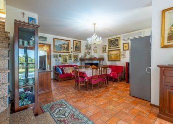 Sala da pranzo - Casa indipendente S.V. Crabulazzi
 
62, Sassari - foto 5