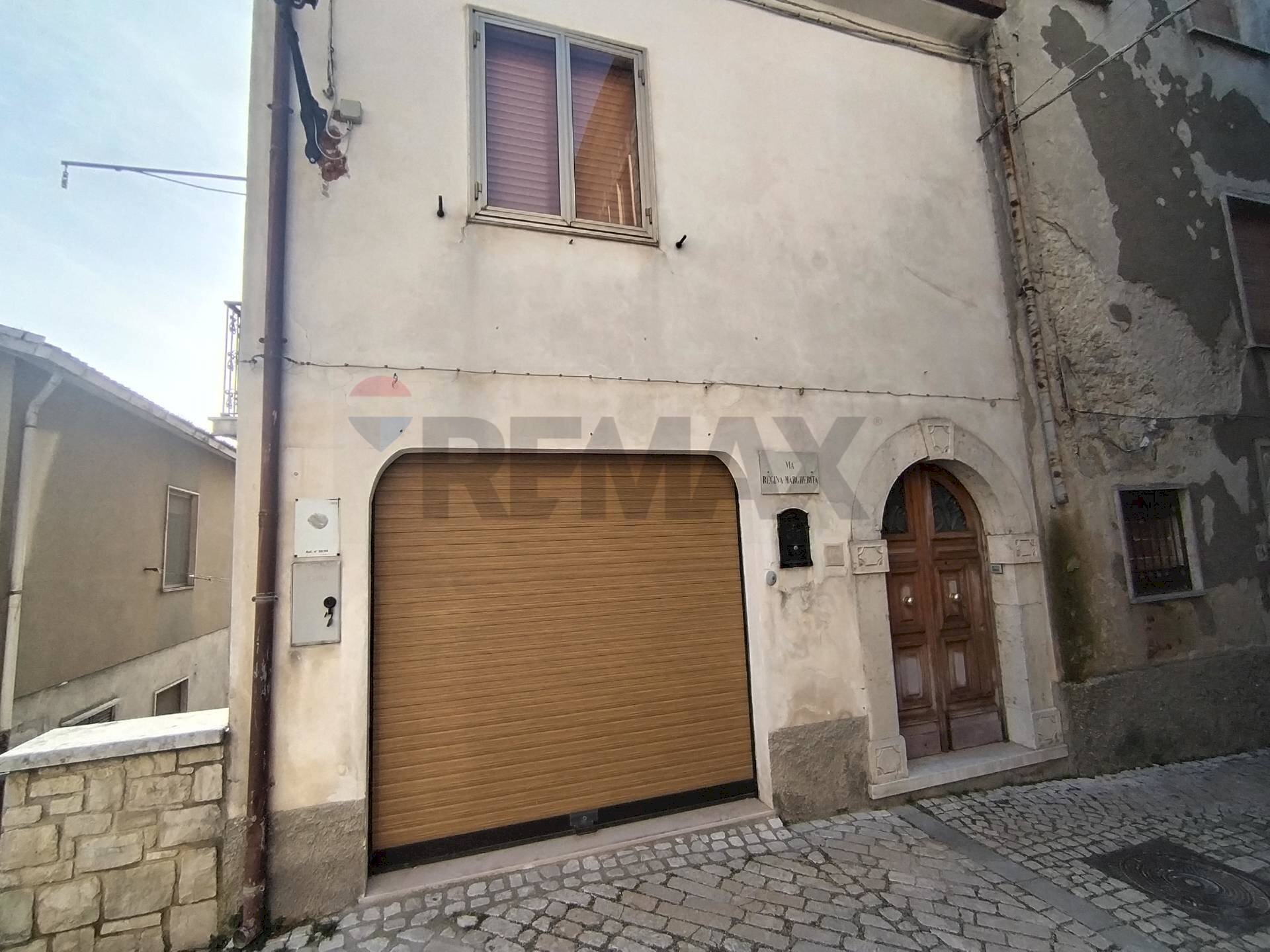 Edificio all\'aperto - Casa semi indipendente VIA REGINA MARGHERITA
 
20, Sassinoro - foto 3