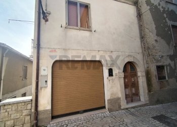 Edificio all\'aperto - Casa semi indipendente VIA REGINA MARGHERITA
 
20, Sassinoro - foto 3