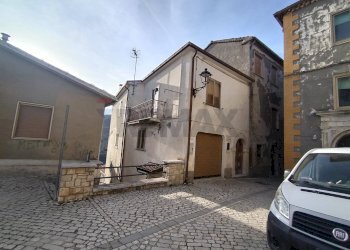 Edificio all\'aperto - Casa semi indipendente VIA REGINA MARGHERITA
 
20, Sassinoro - foto 5