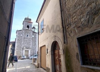 Edificio all\'aperto - Casa semi indipendente VIA REGINA MARGHERITA
 
20, Sassinoro - foto 10