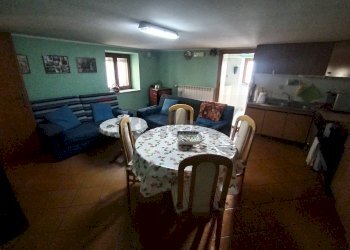 Sala da pranzo - Casa semi indipendente VIA REGINA MARGHERITA
 
20, Sassinoro - foto 15