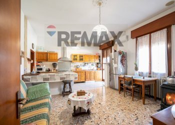 Sala da pranzo - Casa indipendente Frattini
 
33, Dosolo - foto 14