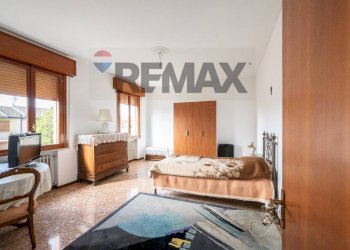 Camera / camera da letto - Casa indipendente Frattini
 
33, Dosolo - foto 17