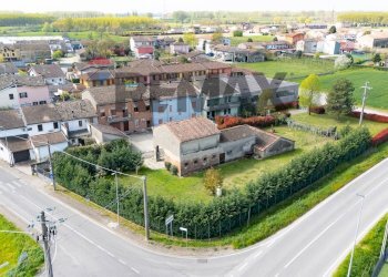 Edificio all\'aperto - Casa indipendente Frattini
 
33, Dosolo - foto 32