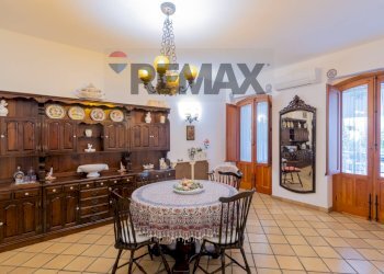 Sala da pranzo - Casa semi indipendente Via Cesare Terranova
 
33, Palermo - foto 14