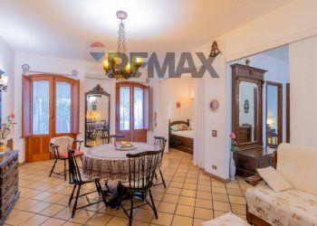 Sala da pranzo - Casa semi indipendente Via Cesare Terranova
 
33, Palermo - foto 15