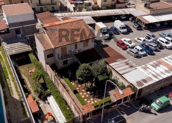 Edificio all\'aperto - Casa semi indipendente Via Cesare Terranova
 
33, Palermo - foto 46