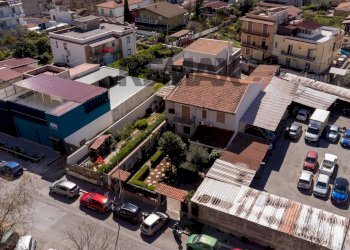 Edificio all\'aperto - Casa semi indipendente Via Cesare Terranova
 
33, Palermo - foto 48