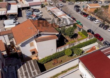 Edificio all\'aperto - Casa semi indipendente Via Cesare Terranova
 
33, Palermo - foto 50