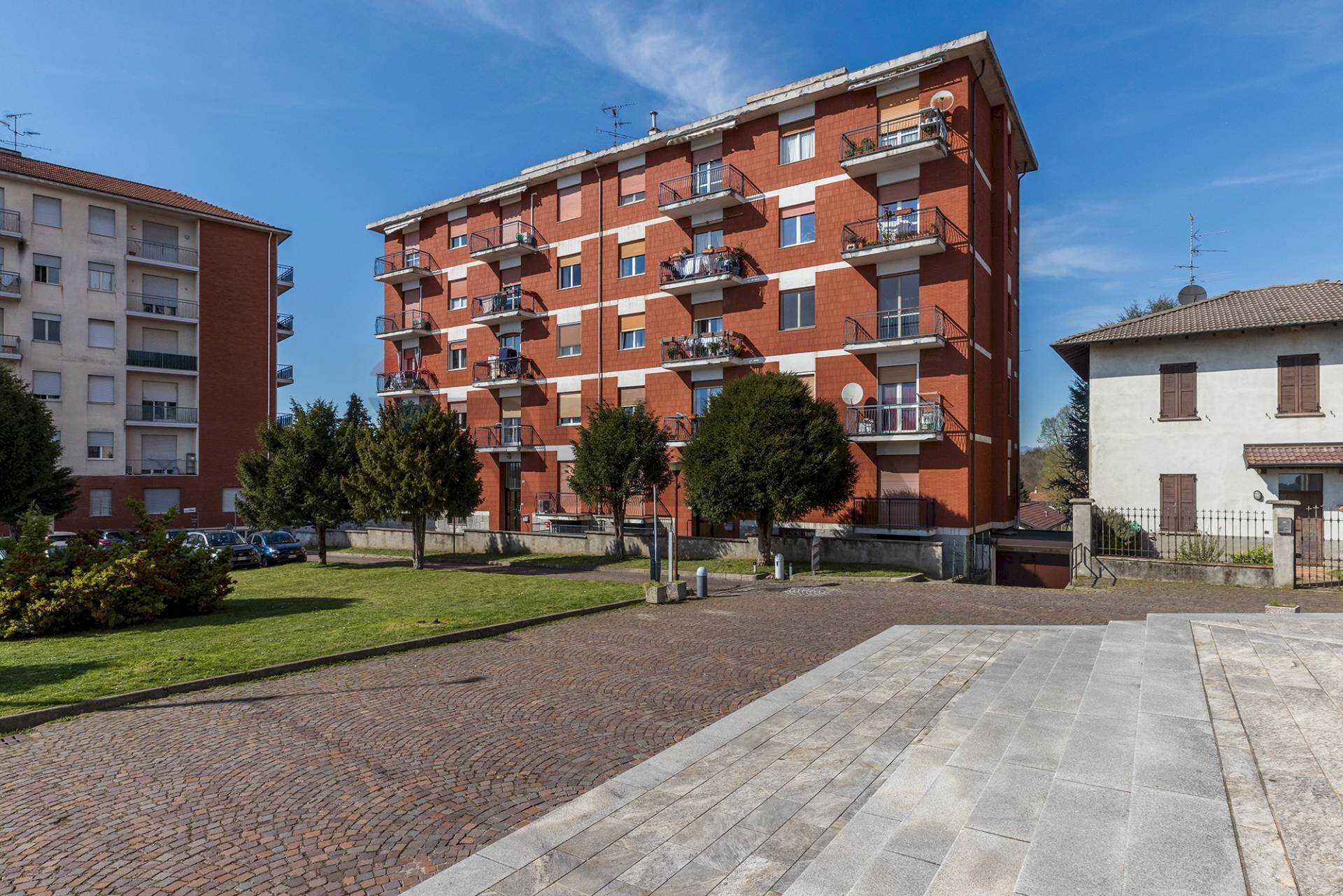 Edificio all\'aperto - Trilocale Via San Giovanni Bosco
 
5, Casorate Sempione - foto 1