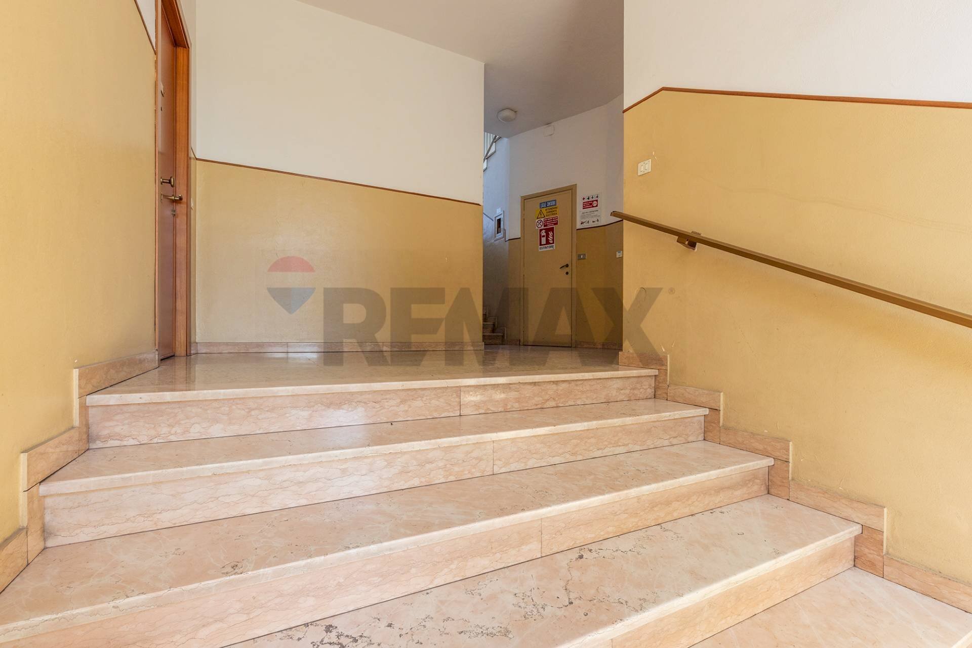 Ingresso Condominio - Trilocale Via San Giovanni Bosco
 
5, Casorate Sempione - foto 3