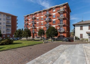 Edificio all\'aperto - Trilocale Via San Giovanni Bosco
 
5, Casorate Sempione - foto 1
