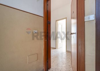 Ingresso appartamento - Trilocale Via San Giovanni Bosco
 
5, Casorate Sempione - foto 4