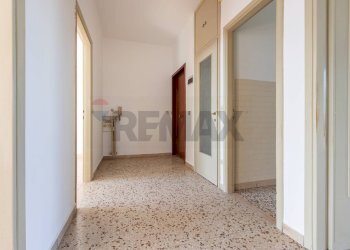 Disimpegno / Anticamera - Trilocale Via San Giovanni Bosco
 
5, Casorate Sempione - foto 6