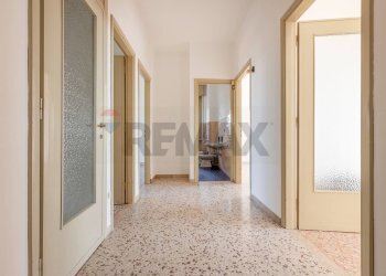 Disimpegno / Anticamera - Trilocale Via San Giovanni Bosco
 
5, Casorate Sempione - foto 7