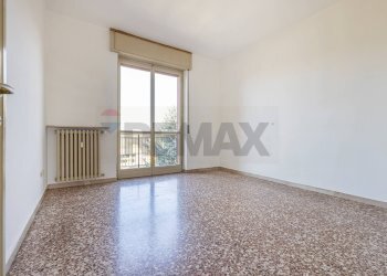 Soggiorno - Nord - Trilocale Via San Giovanni Bosco
 
5, Casorate Sempione - foto 8