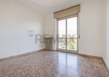 Soggiorno - Nord - Trilocale Via San Giovanni Bosco
 
5, Casorate Sempione - foto 9