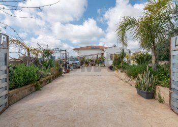 Casa all\'aperto - Villa C.da Scorrione Zappulla
 
3, Modica - foto 1