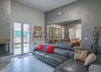 Soggiorno - Villa C.da Scorrione Zappulla
 
3, Modica - foto 16