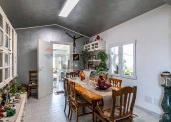 Sala da pranzo - Villa C.da Scorrione Zappulla
 
3, Modica - foto 19
