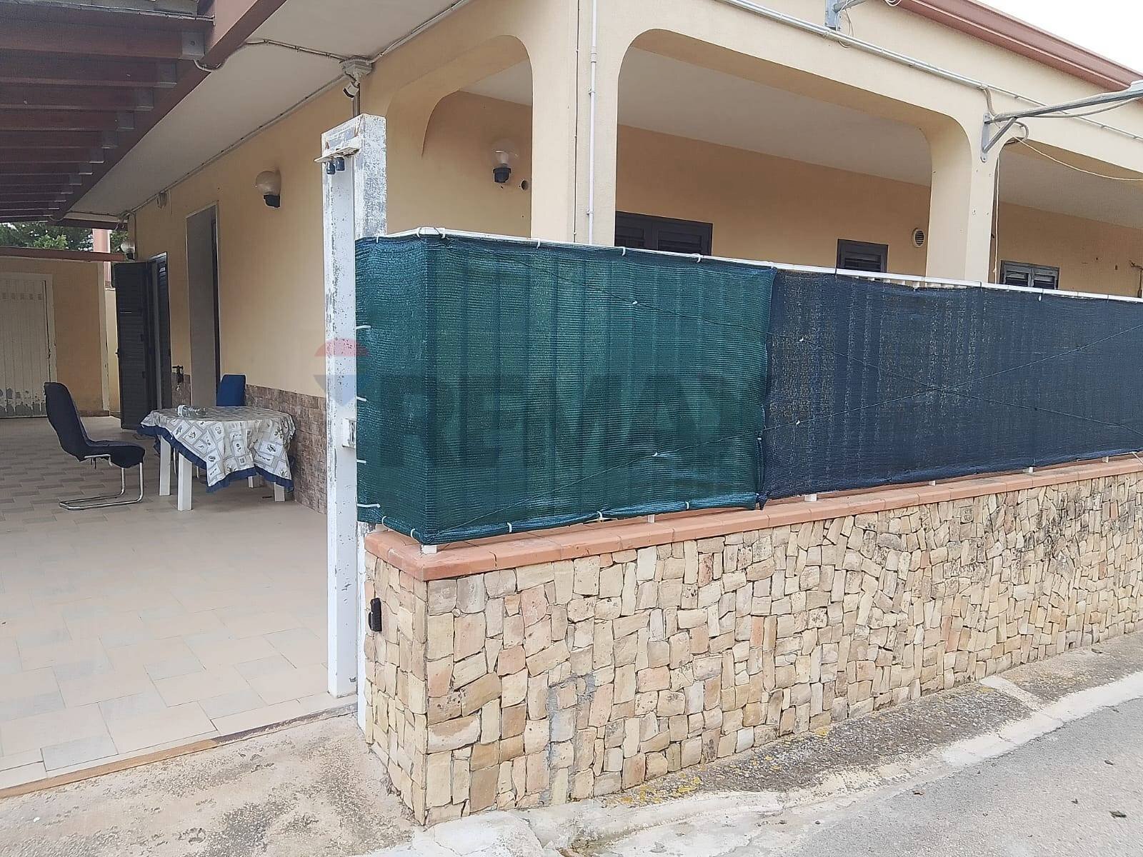 Edificio all\'aperto - Villa via Ecuador, Vittoria - foto 2