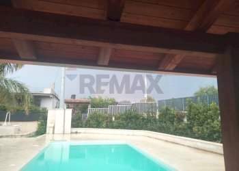 Piscina - Villa via Ecuador, Vittoria - foto 34