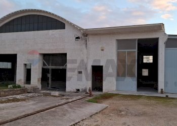 Casa all\'aperto - Capannone S.S.115 Comiso
 
300, Comiso - foto 1