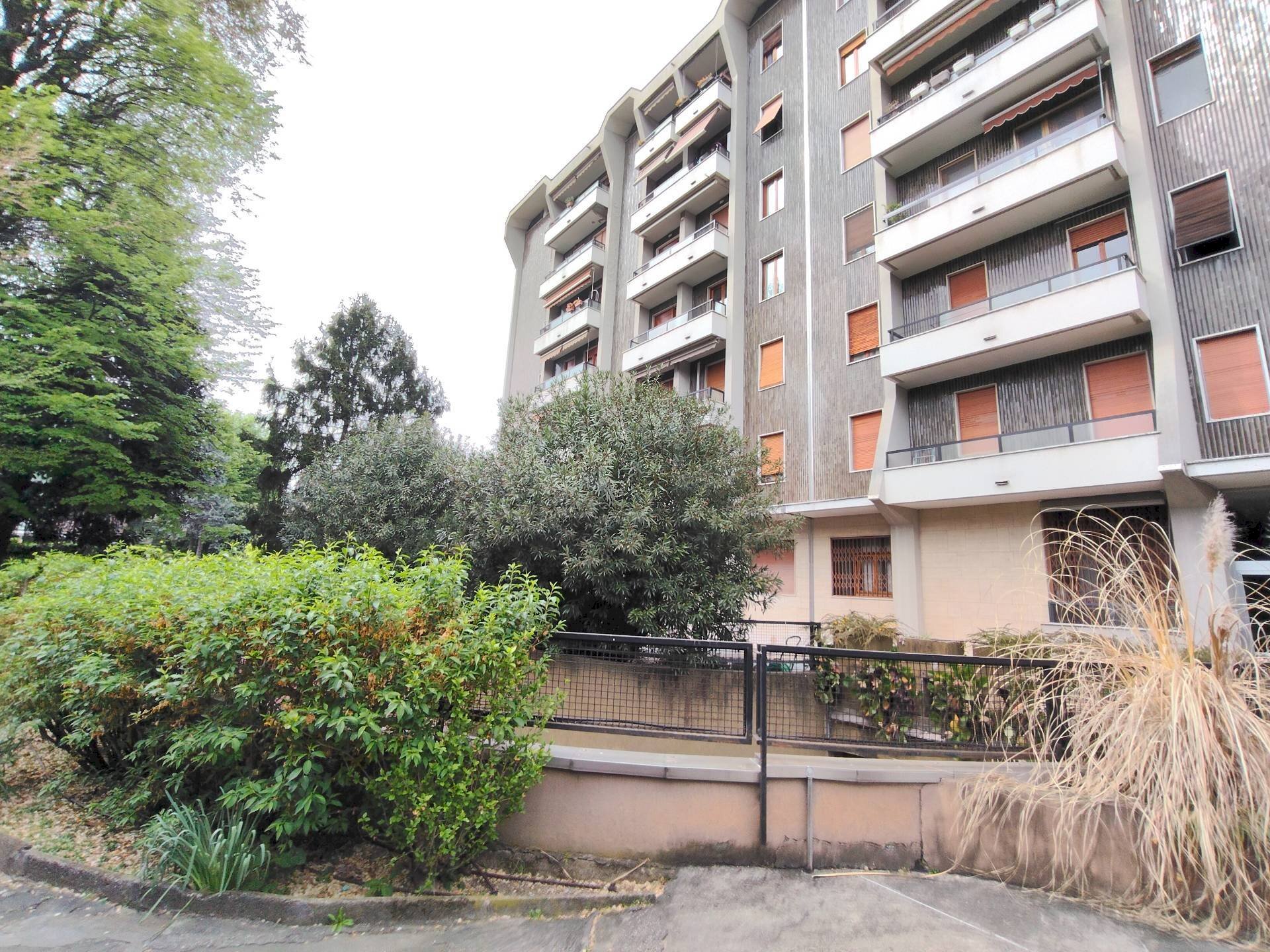 Foto 2 - Bilocale Viale Giovanni Suzzani
 
2, Milano - foto 2