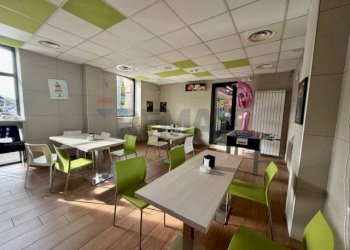 Sala da pranzo - Bar Tavola Calda - Fredda via Vittorio Veneto
 
1, Bovisio-Masciago - foto 1