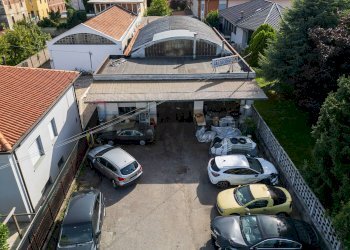 Edificio all\'aperto - Locale Commerciale Via Torino
 
7, Samarate - foto 2