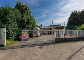 Casa all\'aperto - Locale Commerciale Via Torino
 
7, Samarate - foto 3